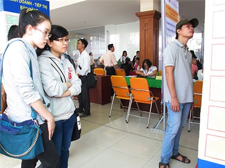 Sinh viên sập “bẫy” tuyển dụng - 1