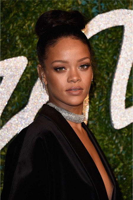 Điểm danh loạt màu son ấn tượng "cộp mác" Rihanna 13