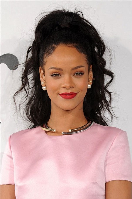 Điểm danh loạt màu son ấn tượng "cộp mác" Rihanna 9