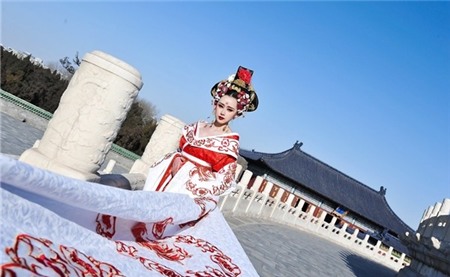 Ngỡ ngàng chàng trai cosplay thành Võ Tắc Thiên không thua kém Phạm Băng Băng 21