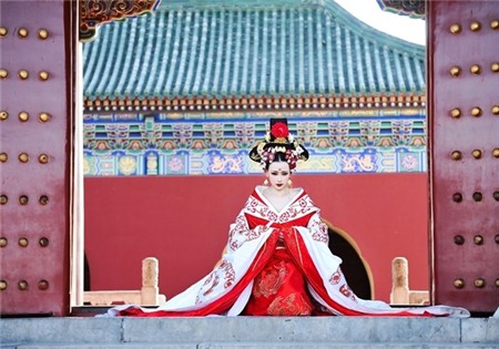 Ngỡ ngàng chàng trai cosplay thành Võ Tắc Thiên không thua kém Phạm Băng Băng 25