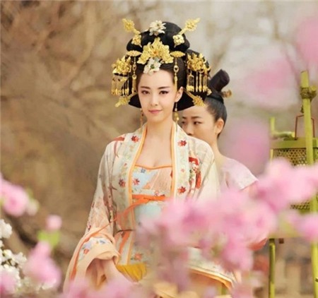 Sốc với mặt mộc nhăn nheo và quầng thâm của dàn mỹ nhân Võ Tắc Thiên 20