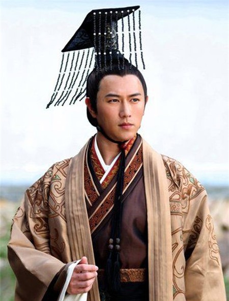 Nam diễn viên Hong Kong Trần Kiện Phong với tay mở rộng cánh cửa bước vào thị trường Trung Quốc qua nhân vật Hán Văn Đế Lưu Hằng trong bộ phim Mỹ nhân tâm kế (2010).