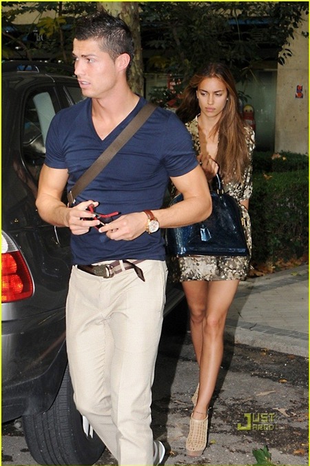 Nhìn lại cuộc tình 4 năm đầy ngọt ngào của Ronaldo và Irina Shayk 4