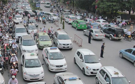 cước-vận-tải, vé-máy-bay, vé-tàu, hàng-không, đường-sắt, taxi, giá-xăng, xăng-dầu