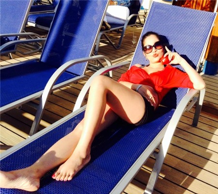 khoi-gia-tai-khung-ma-thuy-nga-bao-ve-bang-dam-cuoi-voi-chong-ho