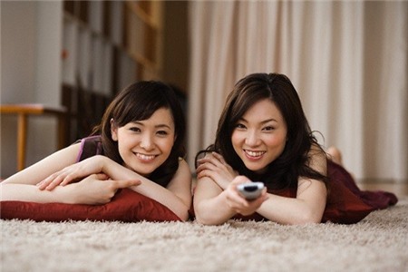 Chồng của bạn thân đòi ly hôn vợ để chăm sóc cho tôi 1