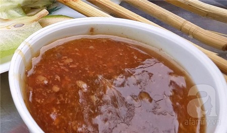 Xuýt xoa nem lụi ngon tuyệt ở phố Thụy Khuê 3