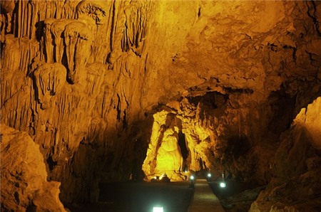 Huyền ảo động Ngườm Ngao 1