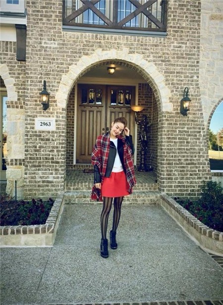 1 áo khoác da, 10 cách mix thú vị của Minh Hằng