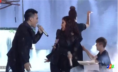 Dương Hoàng Yến - Hà Duy đăng quang Cặp đôi hoàn hảo 2014.