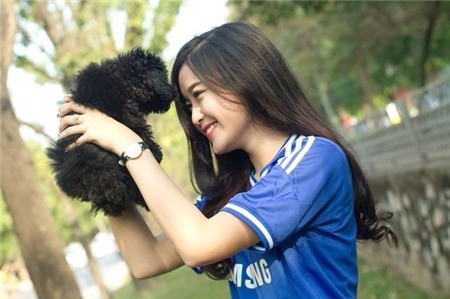 Á hậu Huyền My: “Cảm xúc vỡ òa khi được giới thiệu trên fanclub 7 triệu like của Chelsea” 5