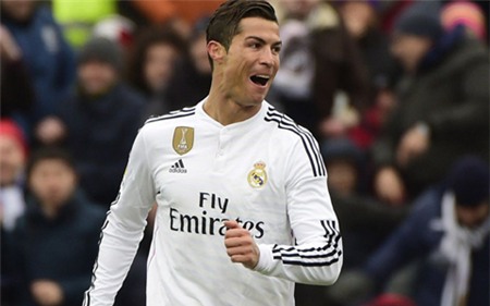 Ronaldo lap ky luc va gianh loi the trong cuoc dua vua pha luoi hinh anh