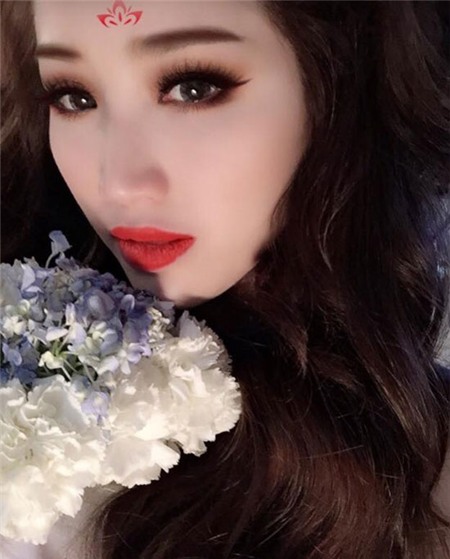 Đi tìm sao Việt hóa Võ Tắc Thiên đẹp nhất - 1