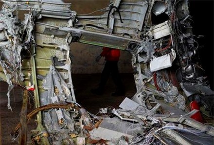 Phần thân máy bay AirAsia được trục vớt