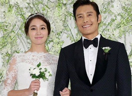 sau-phien-toa-canh-nong-vo-lee-byung-hun-tuyen-bo-mang-bau-7-thang