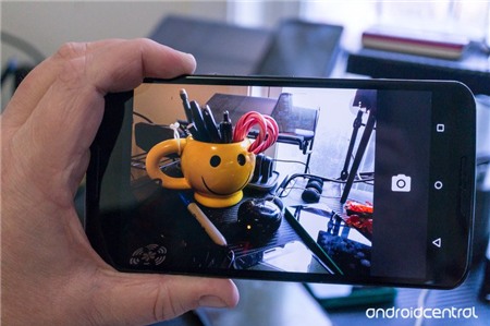 smartphone cỡ lớn, điện thoại nhỏ, chat video, đọc sách, game