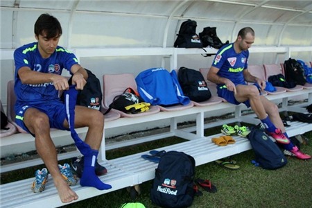 Cosmin Goia (phải) và Dragicevic được HAGL gửi gắm rất nhiều kỳ vọng. Ảnh: Minh Trần.