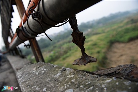 Cận cảnh cầu Long Biên hoen gỉ, mọt ruỗng