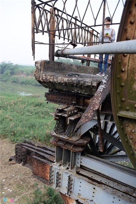 Cận cảnh cầu Long Biên hoen gỉ, mọt ruỗng