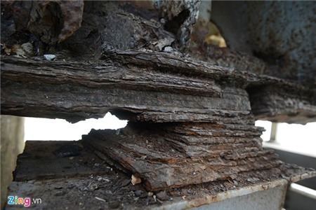 Cận cảnh cầu Long Biên hoen gỉ, mọt ruỗng