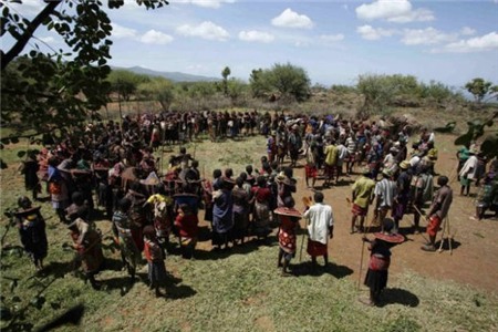 Tục lệ đám cưới kỳ lạ ở Kenya: cô dâu bị “giam giữ” trước lễ cưới 9