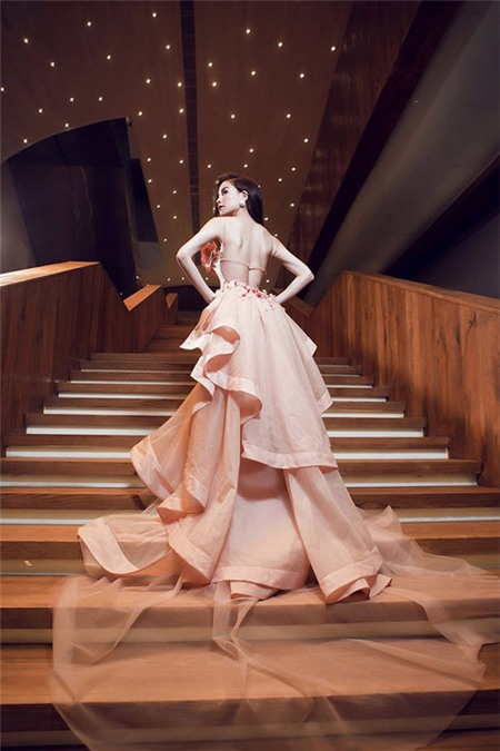 5 tấm lưng trần mướt mắt nhất showbiz Việt - 9