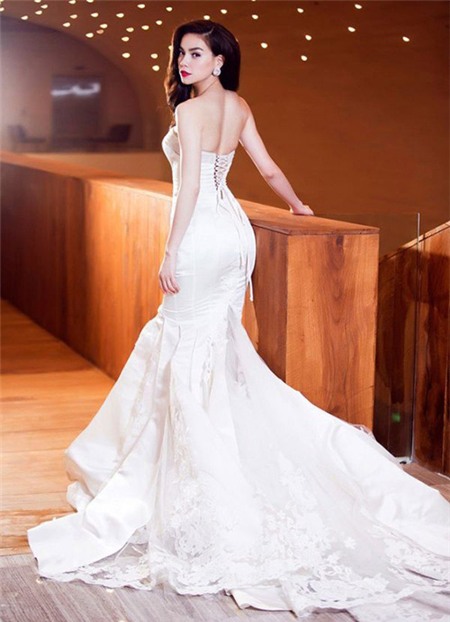 5 tấm lưng trần mướt mắt nhất showbiz Việt - 10