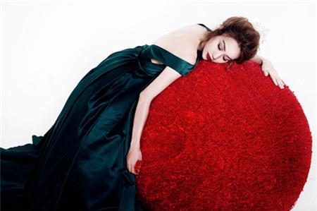 5 tấm lưng trần mướt mắt nhất showbiz Việt - 13