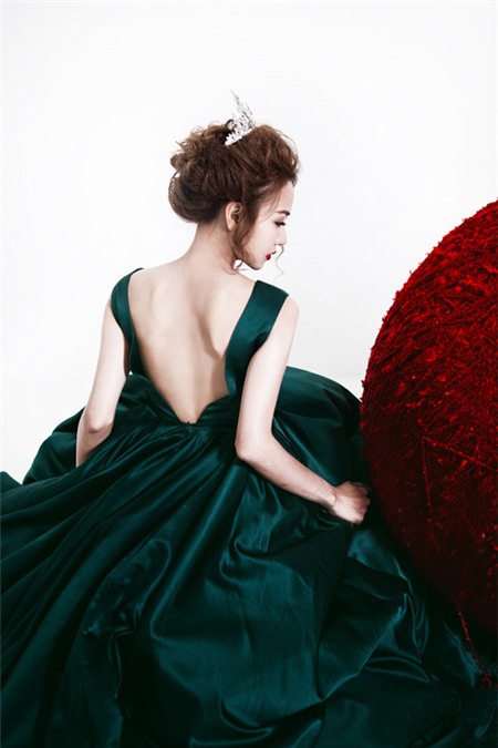 5 tấm lưng trần mướt mắt nhất showbiz Việt - 15