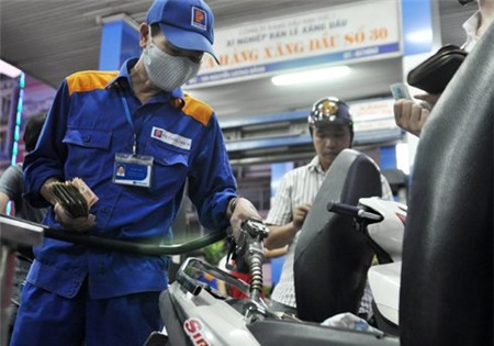 xăng-dầu, tăng-giá-xăng, giảm-giá-dầu, xuất-lậu, quỹ-bình-ổn, Petrolimex, giá-điện, giá-than, giá-sữa
