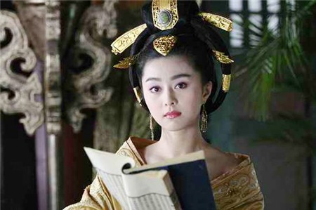 5 lần Phạm Băng Băng vào cung khuynh đảo triều đình