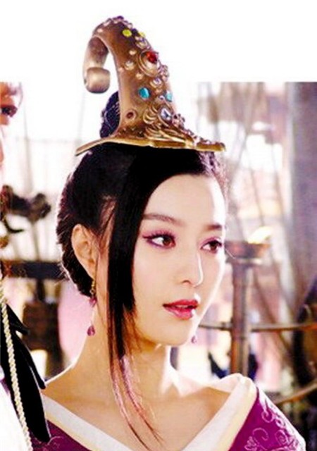 Năm 2006, trong bộ phim Bảng phong thần, Phạm Băng Băng đã dùng nhan sắc cyêu kiều của nàng Đát Kỷ mê hoặc Trụ Vương, là một trong những nguyên nhân dẫn đến sự sụp đổ của nhà Thương. 