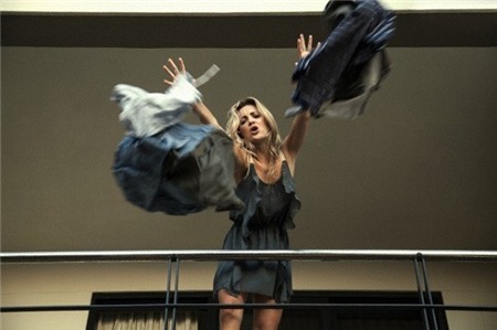 Tôi đang chờ vợ gọi điện để năn nỉ tôi quay về nhà 1