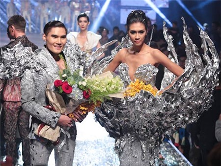 2 quán quân Next Top Model có đáng bị