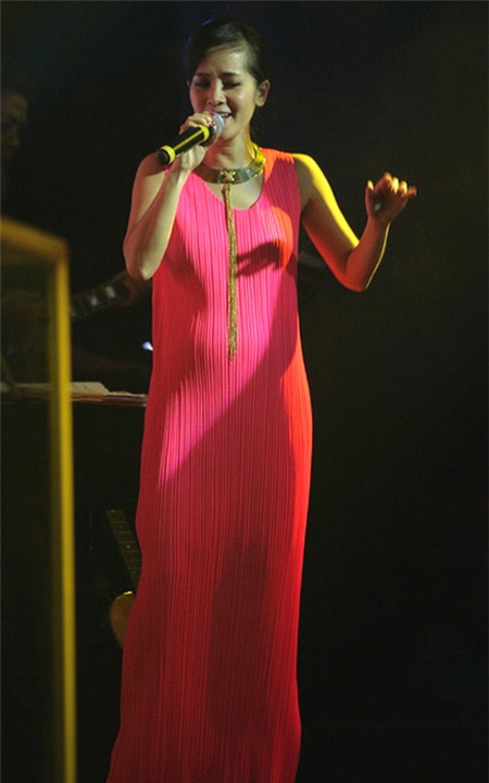 3 mốt váy được sao Việt yêu thích khi mang bầu - 16