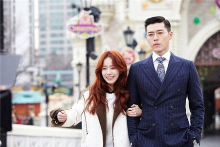 Han Ji Min là bạn diễn cặp mới nhất của Hyun Bin. Trong Hyde, Jekyll, Me, hai người thể hiện chuyện tình tay ba đầy thú vị giữa hai mặt nhân cách đối lập của một chàng trai với một cô gái xinh đẹp.