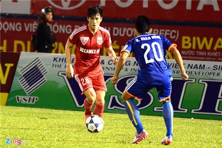 Công Vinh thể hiện sự chuyên nghiệp từ ghế dự bị đến sân cỏ