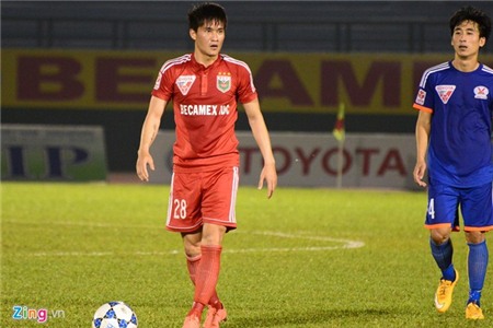 Công Vinh thể hiện sự chuyên nghiệp từ ghế dự bị đến sân cỏ