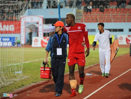 Trợ lý HLV Miura khen Lê Huỳnh Đức là người khôn khéo