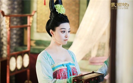 Vẻ dịu dàng, hồn nhiên của Võ Mỵ Nương do Phạm Băng Băng đóng khiến người xem... phát bực.