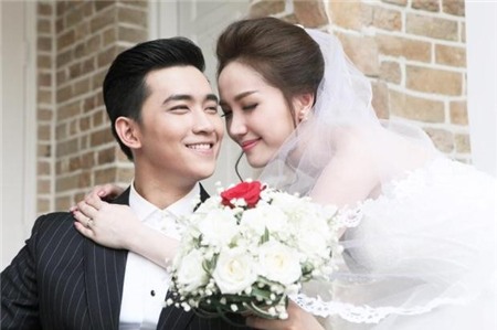 thông tin Bảo Thy cover ca khúc của nữ ca sĩ xinh đẹp Ngô Nhược Hy trở thành chủ đề bàn tán trên mạng. Trên trang On.cc, thông tin này cũng lọt Top 3 bài báo có lượng truy cập cao nhất trong ngày.