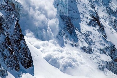 Pháp: 6 người chết vì bão tuyết và băng lở trên dãy núi Alpes 1