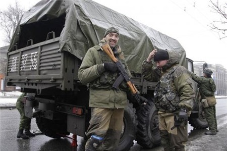 Ukraine tố bị phe ly khai thân Nga tấn công hôm 25-1. Ảnh: Reuters