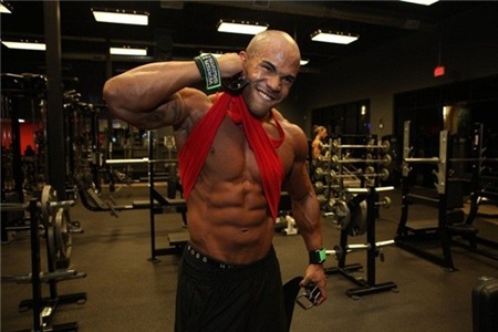 Cơ bắp đáng nể của cặp đôi tự xưng