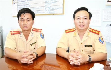 Phút 3 CSGT bắt kẻ sát hại cha con thiếu nữ giữa đêm