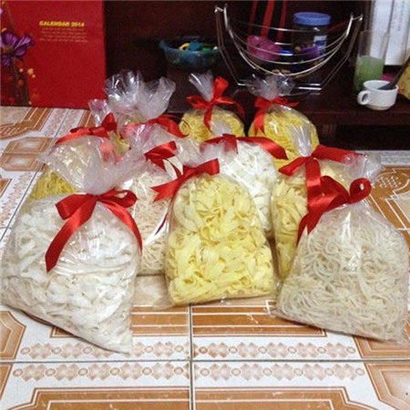 Bánh mứt làm nhà được rao bán trên mạng.