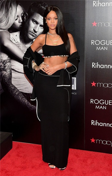 29 bộ cánh ấn tượng chỉ Rihanna mới có thể diện 17