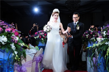 Huỳnh Đông khóc nức nở trong ngày cưới Ái Châu