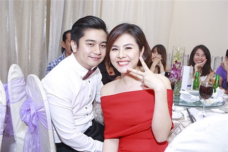 Vân Trang khoe người yêu trong đám cưới Huỳnh Đông - 6